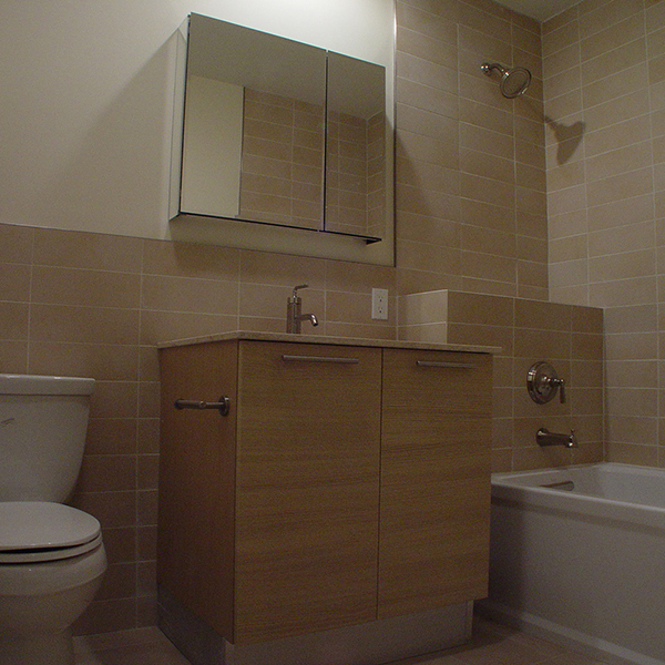 img-54-60-SoMain-nrwlk-bath-1-lo